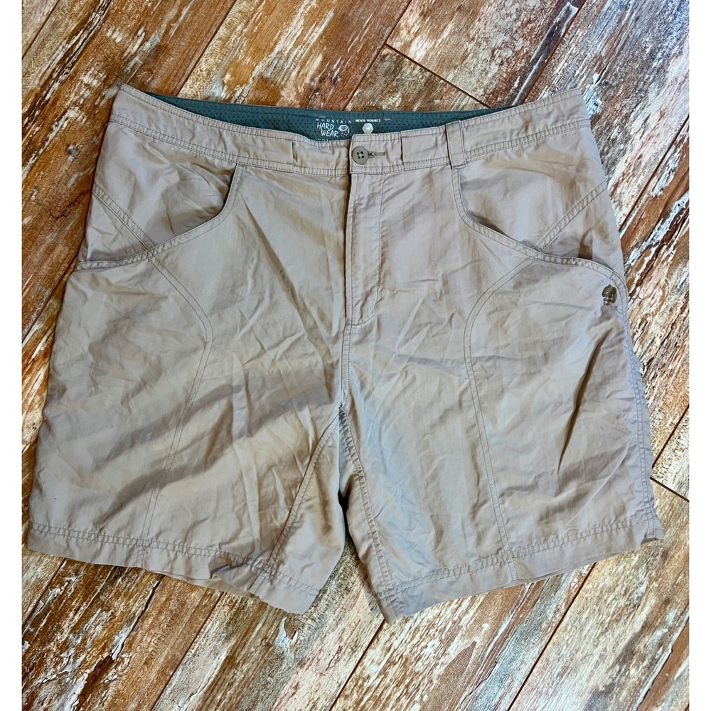 Mountain Hardwear Mens Hiking Shorts Tan Nylon Trail Cargo Size 38 Long